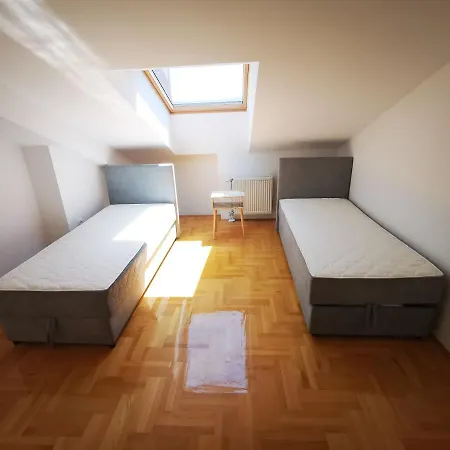 Riviera Apartment *